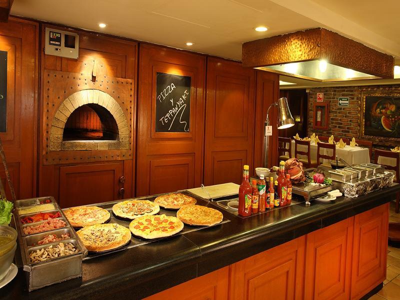 Emporio Reforma Hotell Mexico by Eksteriør bilde Pizza counter at a hotel
