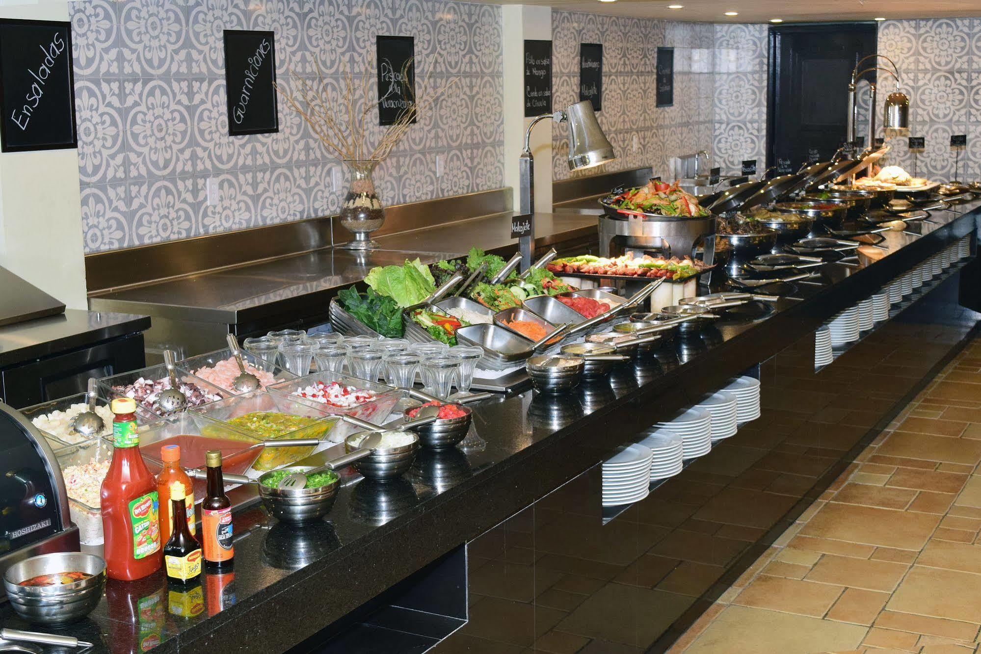 Emporio Reforma Hotell Mexico by Eksteriør bilde A salad bar